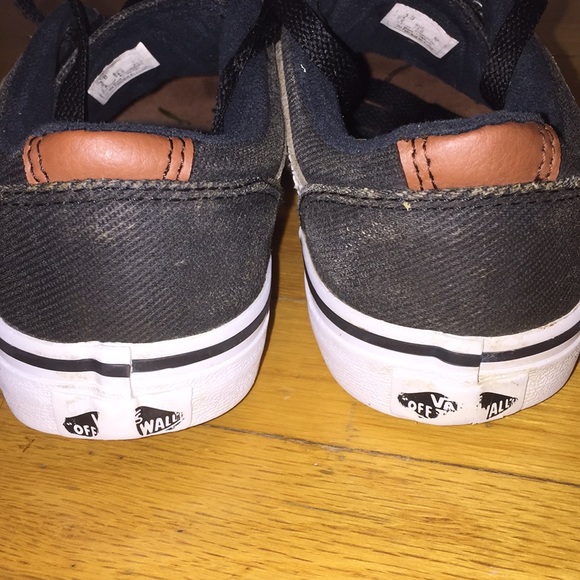 Vans - Picture 3 of 4